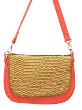 NWT Thirty-one studio classic Calypso Coral Pebble with shoulder strap  n6